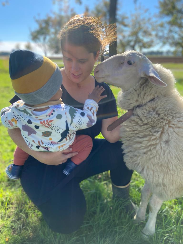 Michaela, Julian und Lotte das Schaf